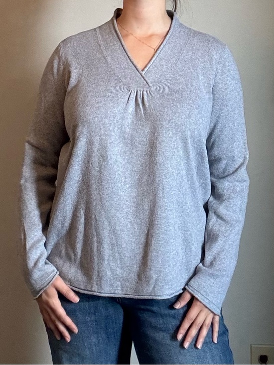 Eddie Bauer Sweaters - Eddie Bauer Light Gray V-Neck Long-Sleeve Pullover TALL L